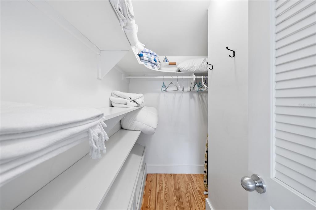 340 Palm Avenue Boca Grande, FL 33921 - Photo 25 of 38 a bathroom with a sink and mirror