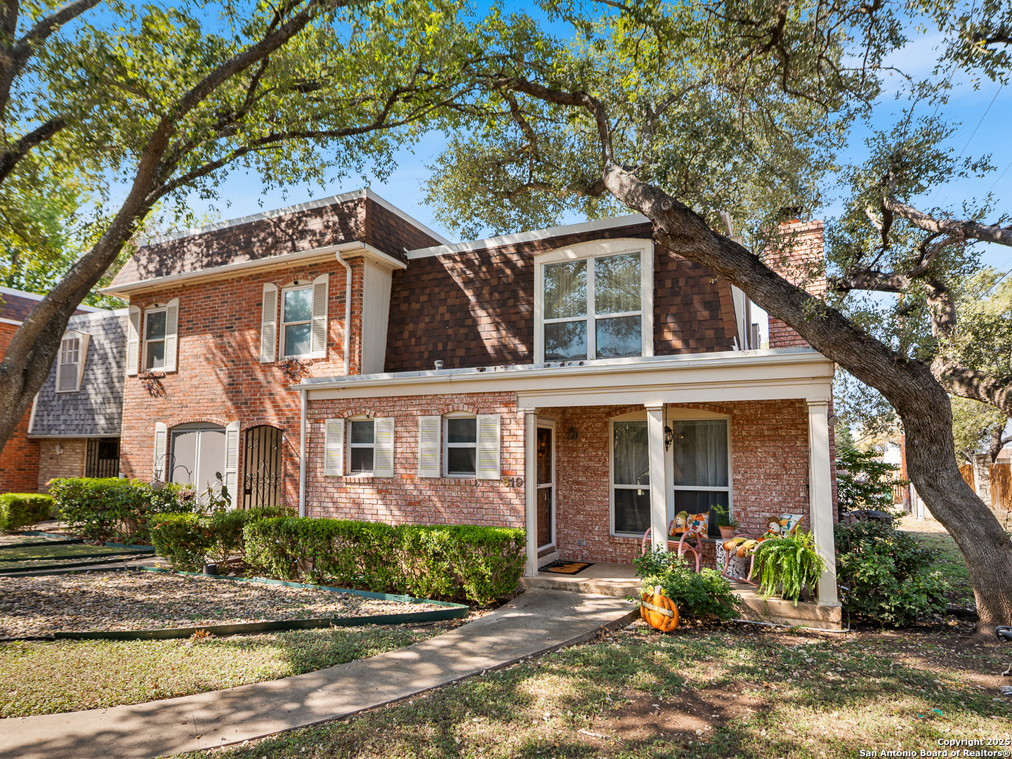 front view of house with a yard