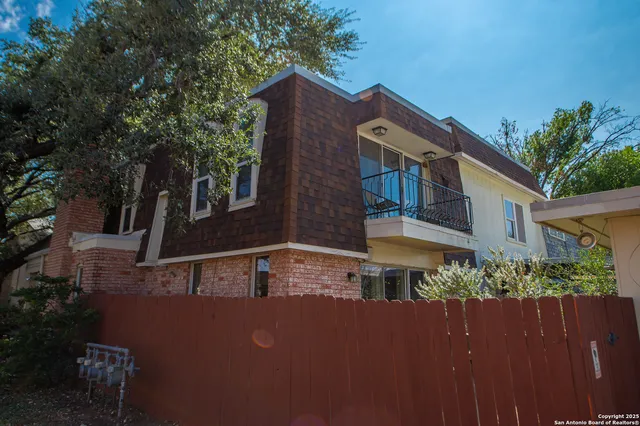 $195,000 | 619 Strings Drive, Unit 619, San Antonio, TX 78216