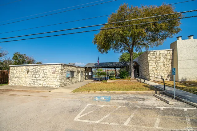 $195,000 | 619 Strings Drive, Unit 619, San Antonio, TX 78216
