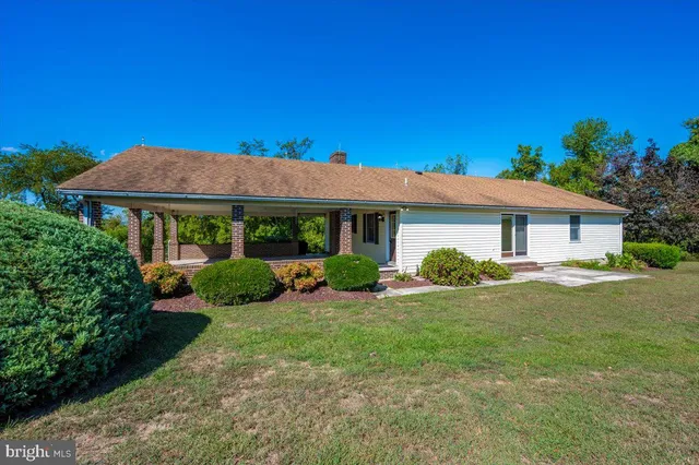 $2,900 | 6774 Linganore Road, Frederick, MD 21701