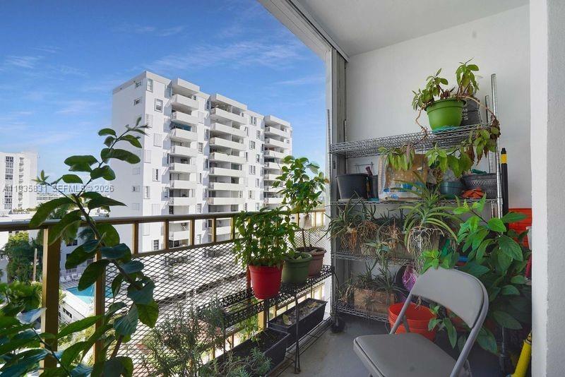 1340 Lincoln Road, Unit 807 Miami Beach, FL 33139 - Photo 15 of 25