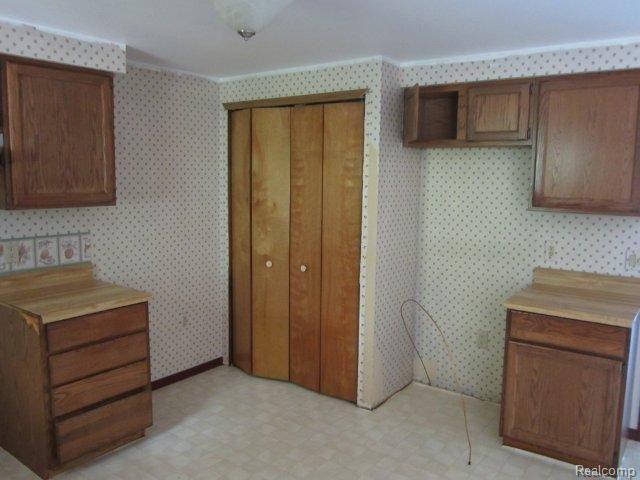 1765 South Decker Road Marlette, MI 48453 - Photo 8 of 11 8.jpg