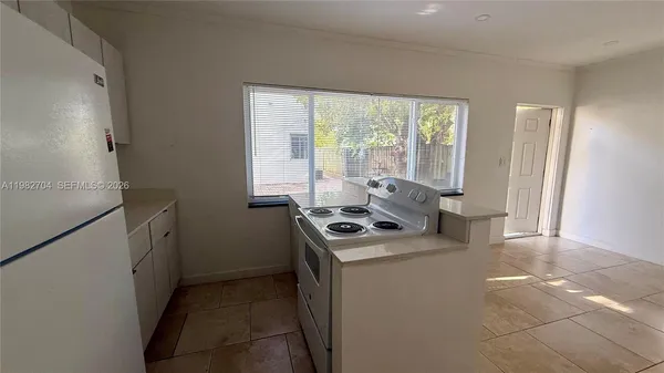 $1,800 | 572 Northeast 67th Street, Unit 5, Miami, FL 33138