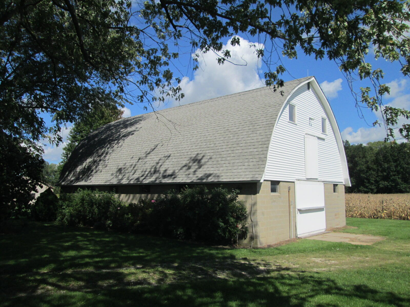 9955 Date Road Baroda, MI 49101 - Photo 6 of 24 IMG_5162