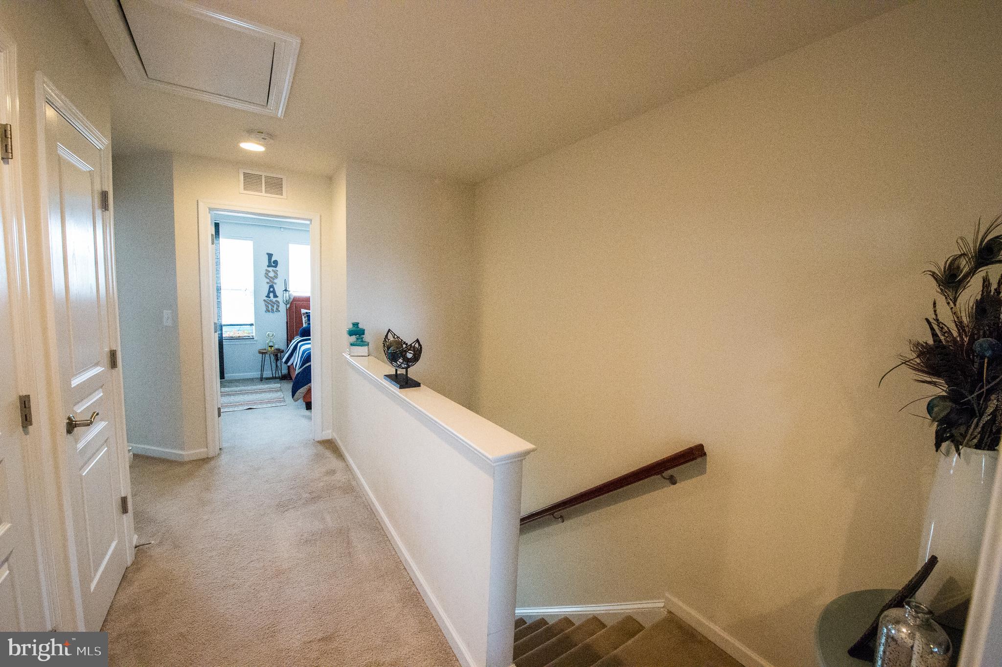 8340 Scotland Loop Manassas, VA 20109 - Photo 13 of 24 Upstairs hallway