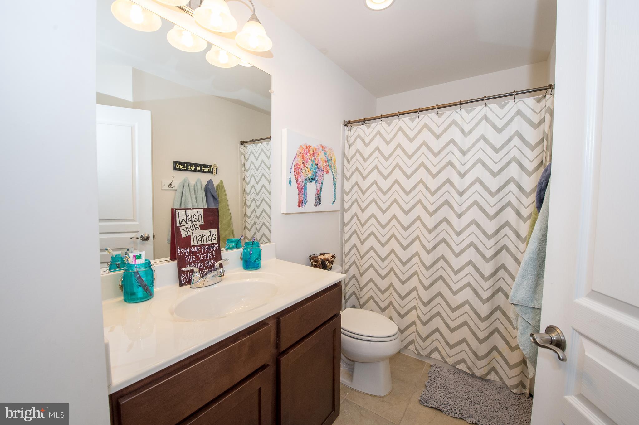 8340 Scotland Loop Manassas, VA 20109 - Photo 16 of 24 Guest bathroom