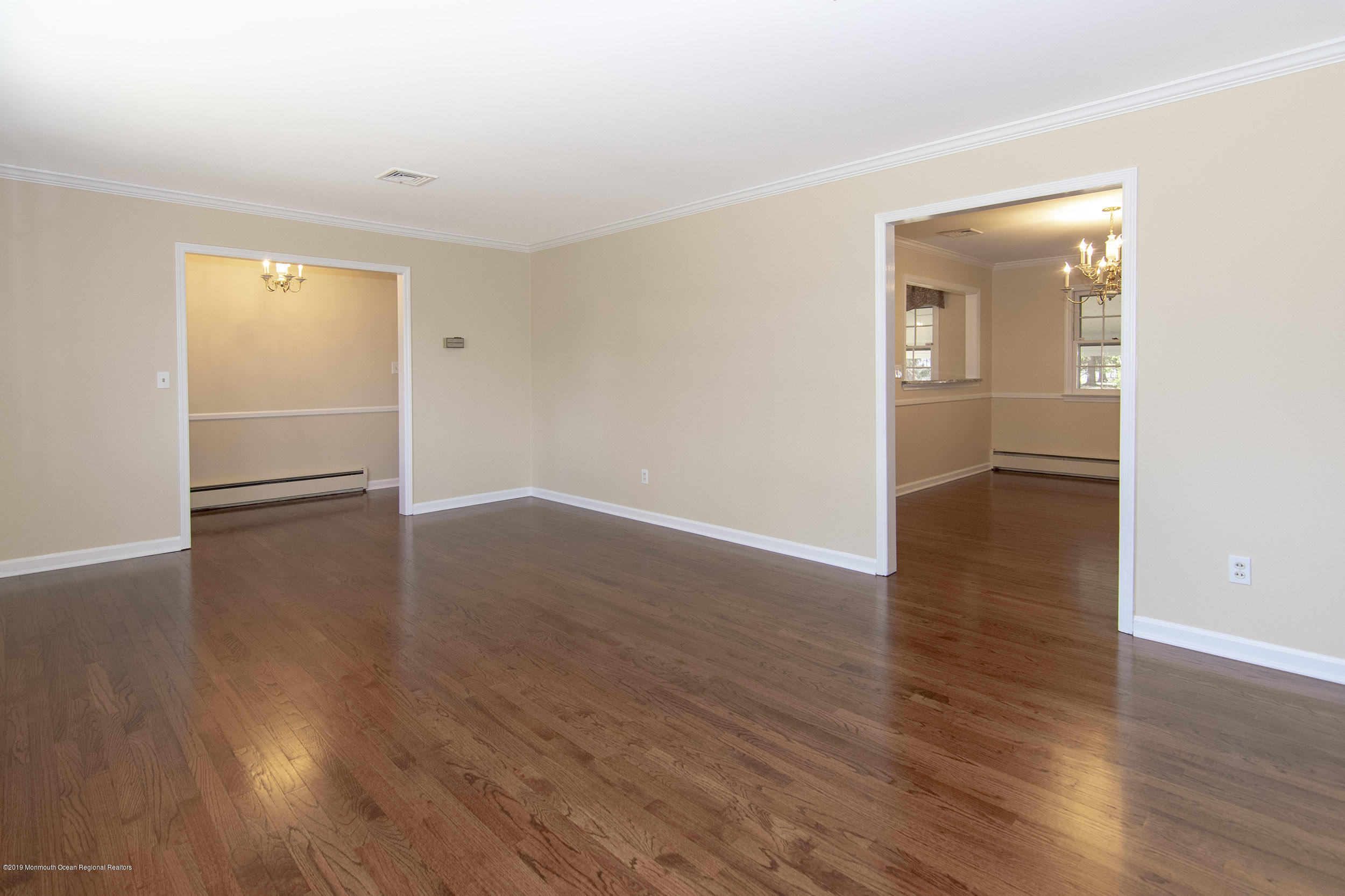 33 Long Bridge Road Colts Neck, NJ 07722 - Photo 21 of 43 Living 1