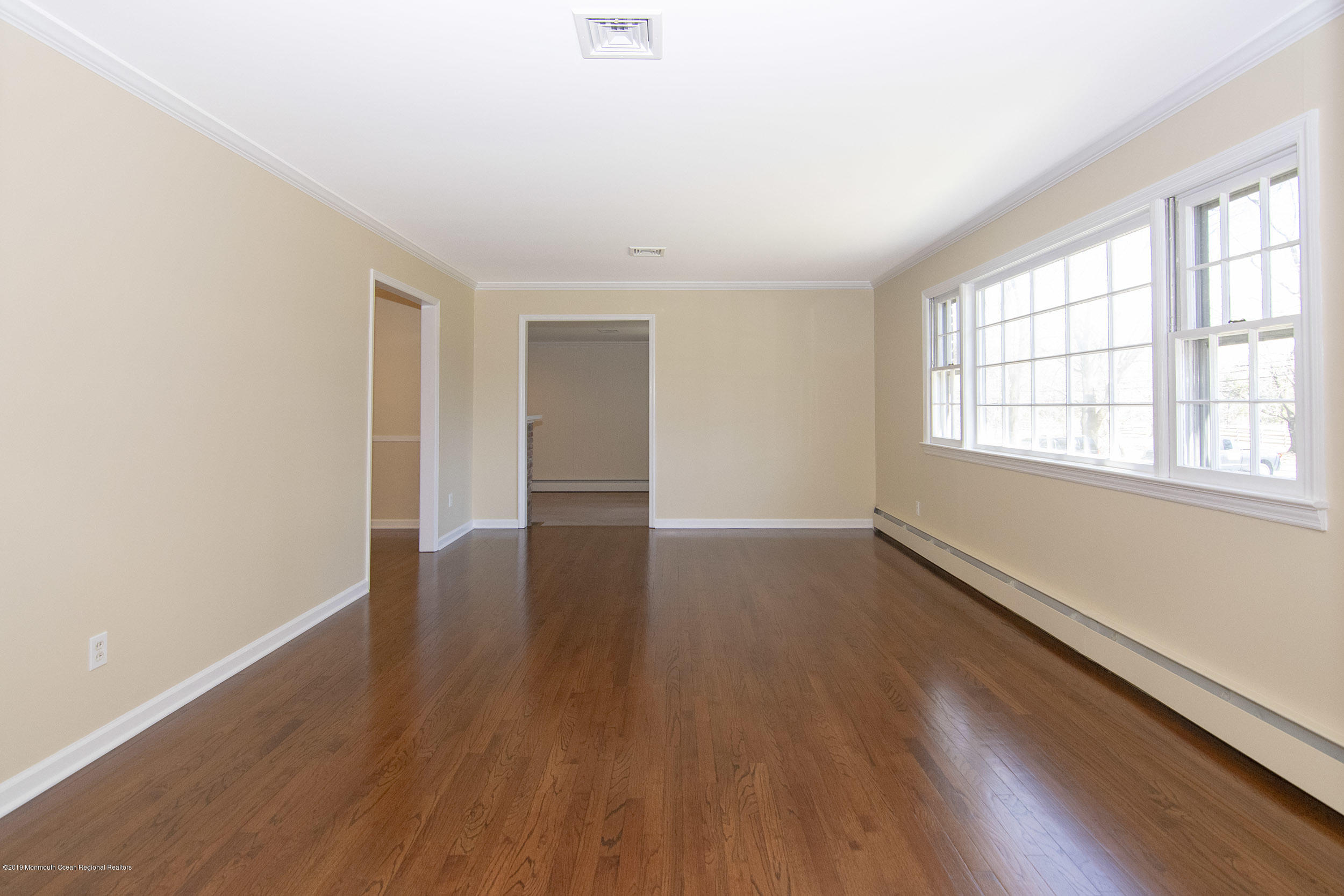 33 Long Bridge Road Colts Neck, NJ 07722 - Photo 22 of 43 Living 2