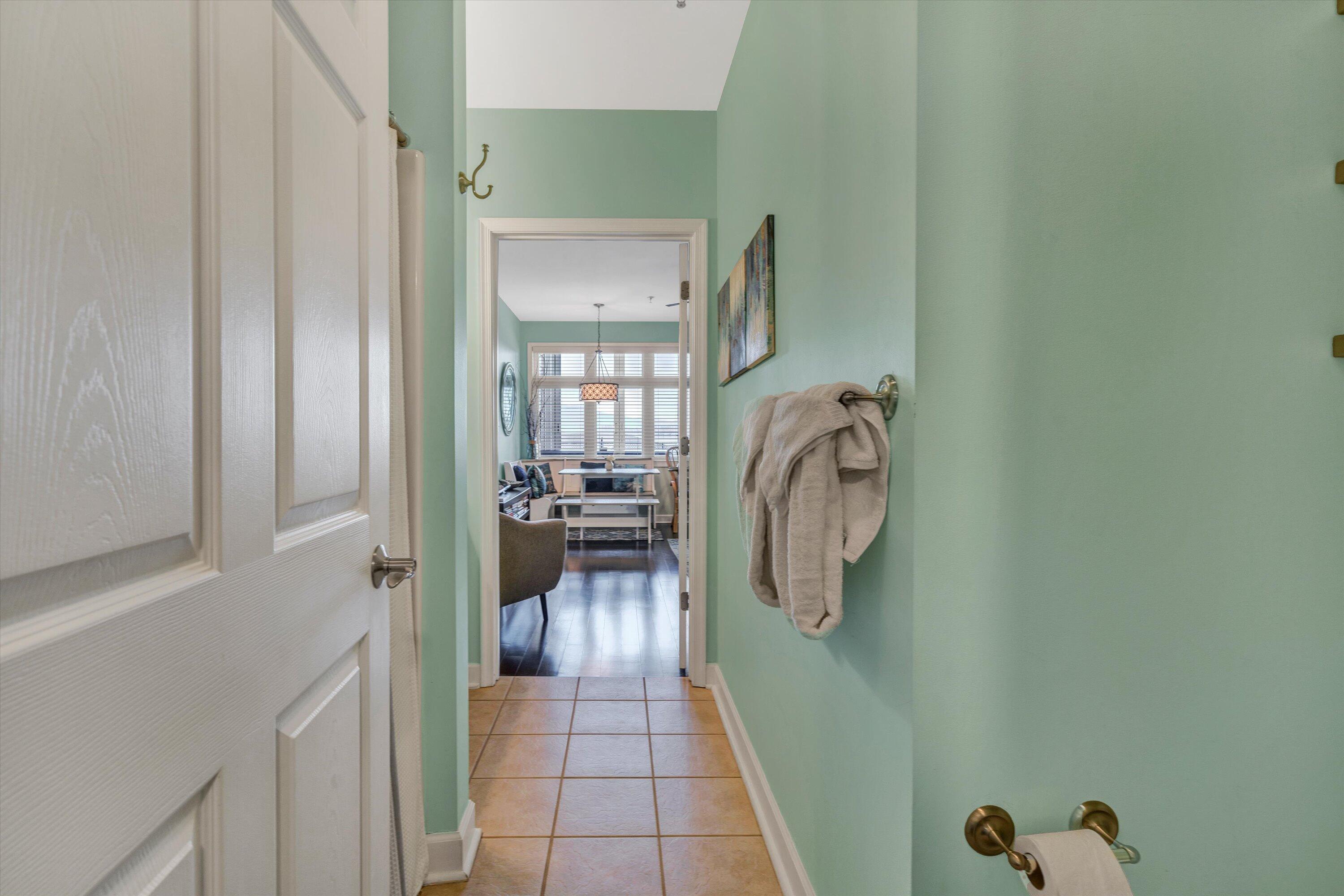 1273 Graves Harbor Trail, Unit 304 Huddleston, VA 24104 - Photo 12 of 39 12-031120220010