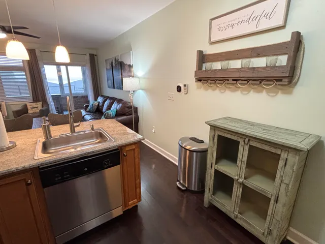 $430,000 | 1273 Graves Harbor Trail, Unit 304, Huddleston, VA 24104