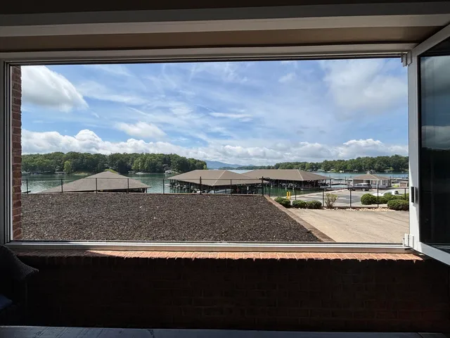 $430,000 | 1273 Graves Harbor Trail, Unit 304, Huddleston, VA 24104