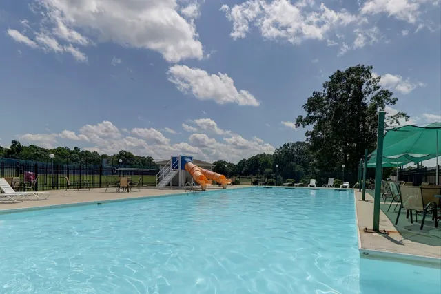 $430,000 | 1273 Graves Harbor Trail, Unit 304, Huddleston, VA 24104