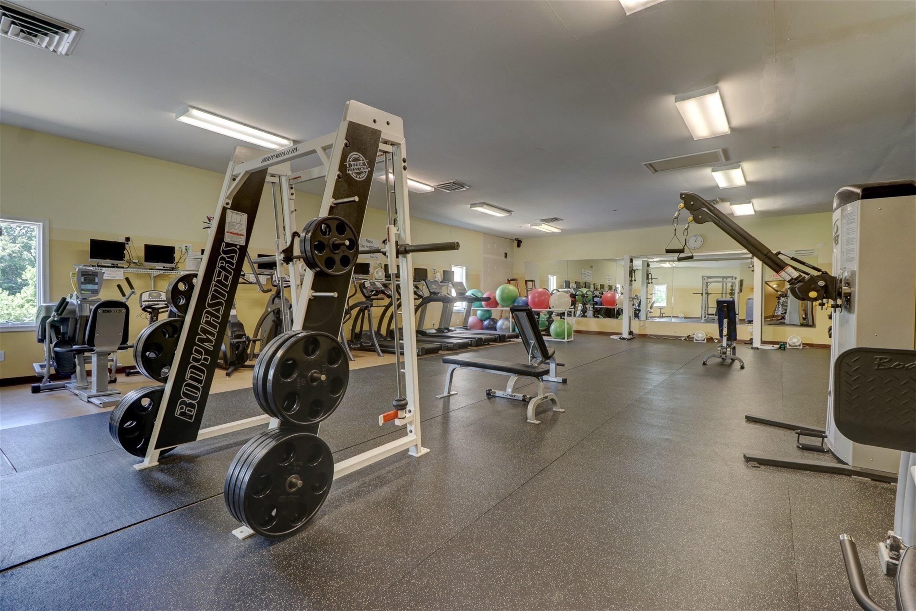 1273 Graves Harbor Trail, Unit 304 Huddleston, VA 24104 - Photo 36 of 39 30-039-308786-IMG_0543_4_5_6_7_6766855_7