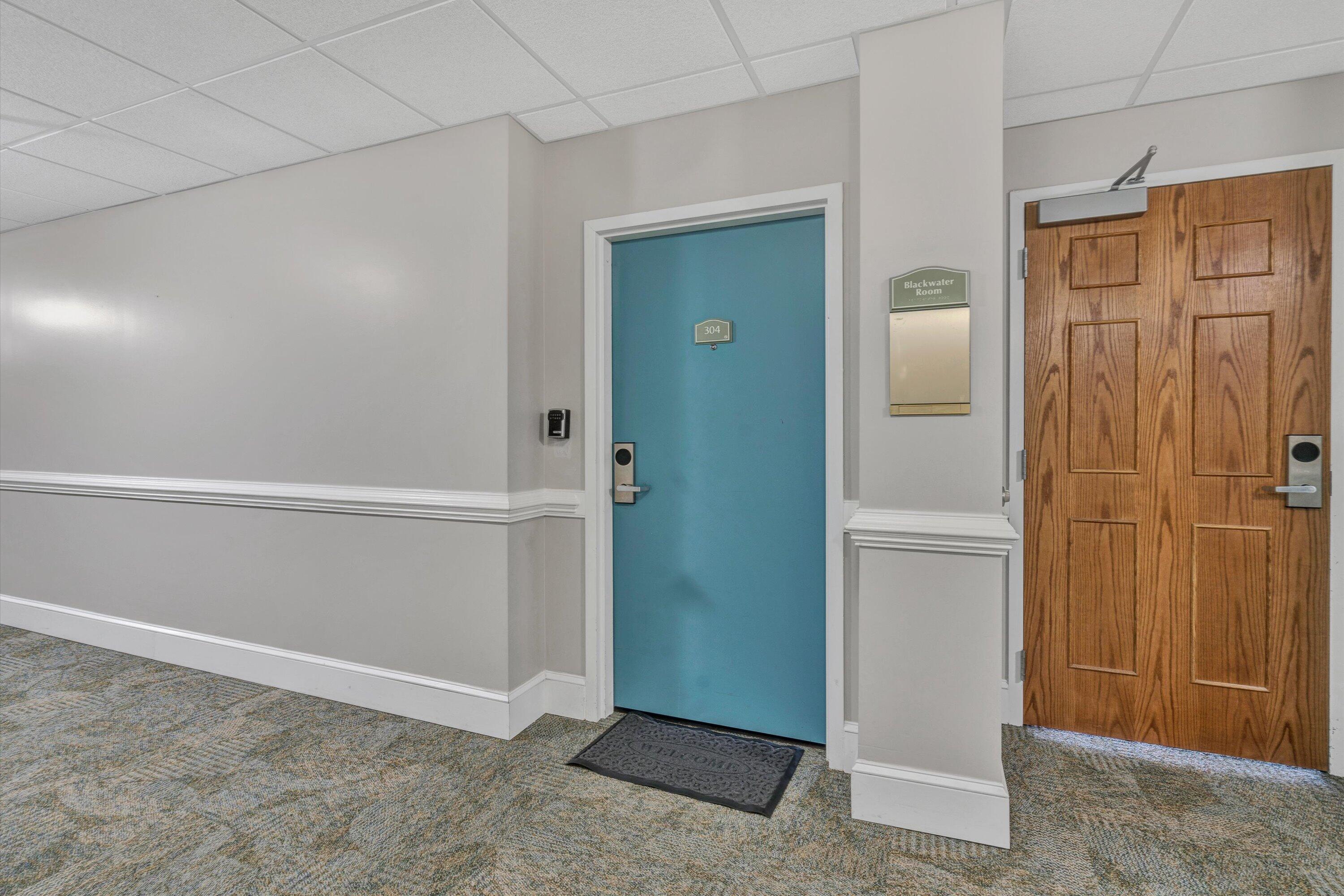 1273 Graves Harbor Trail, Unit 304 Huddleston, VA 24104 - Photo 4 of 39 04-031120220019