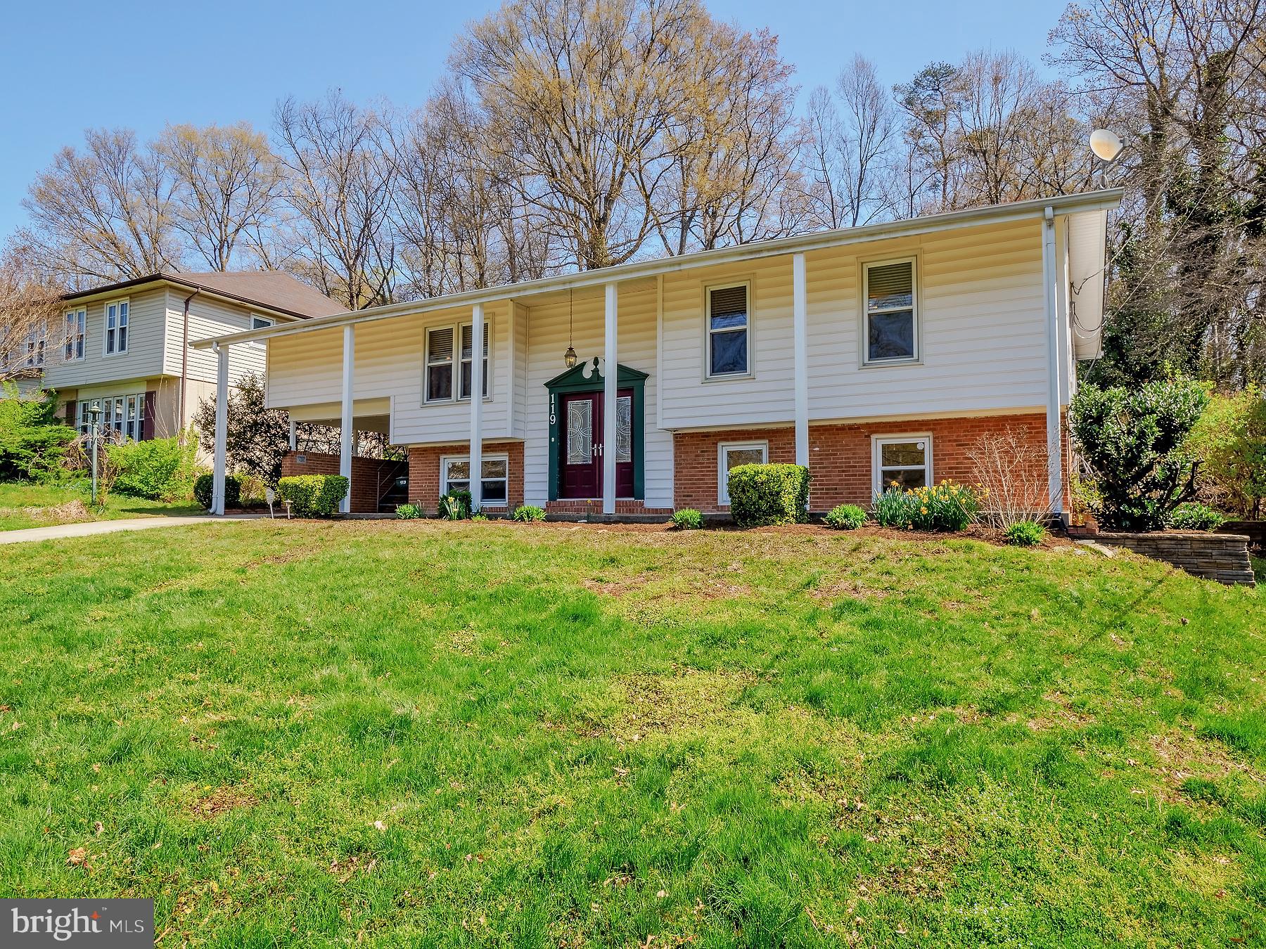 119 Lakeside Drive Greenbelt, MD 20770 - Photo 2 of 44