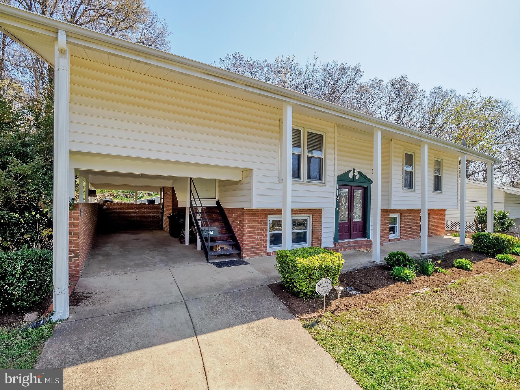 119 Lakeside Drive Greenbelt, MD 20770 - Photo 3 of 44