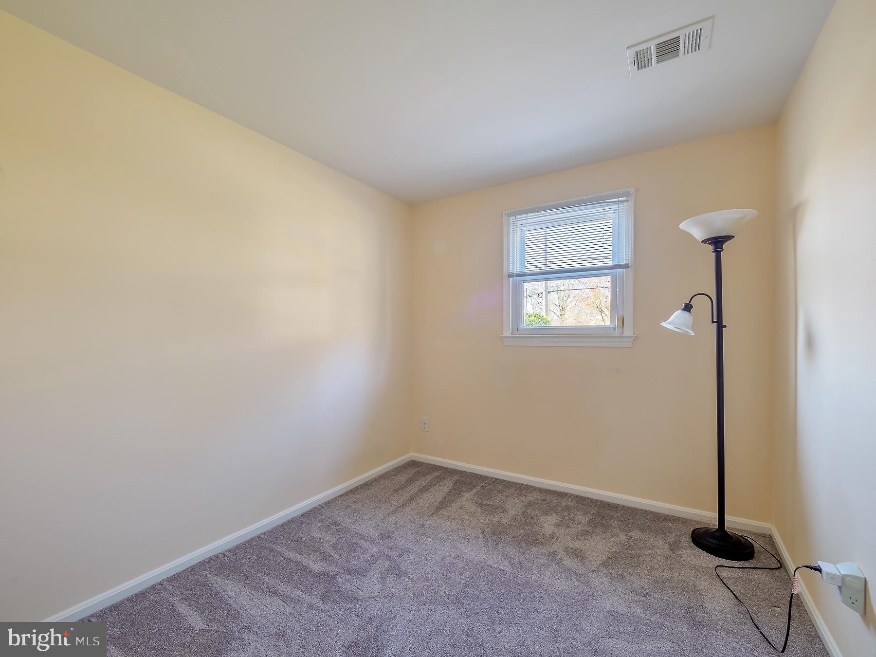 119 Lakeside Drive Greenbelt, MD 20770 - Photo 27 of 44