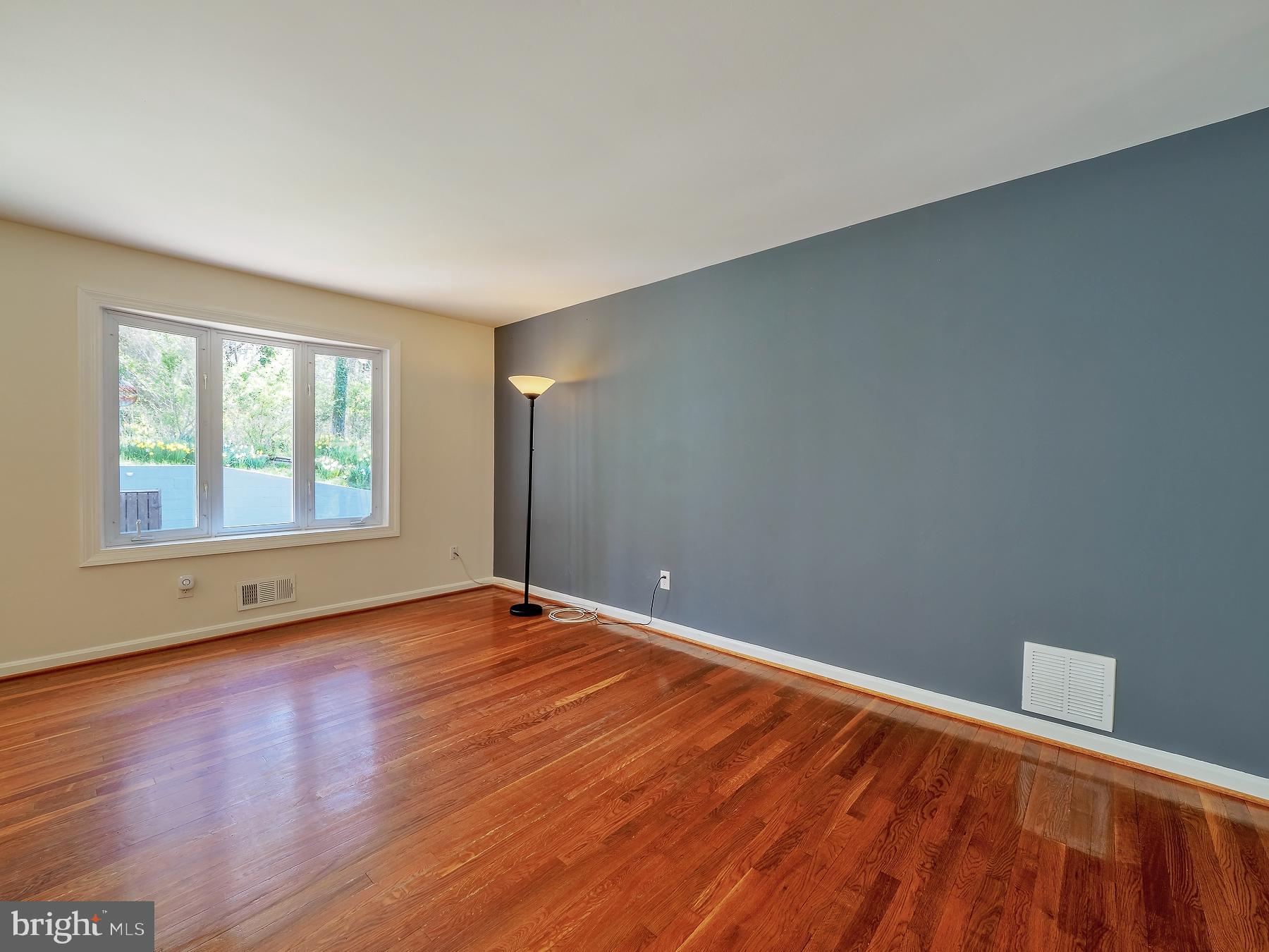 119 Lakeside Drive Greenbelt, MD 20770 - Photo 7 of 44