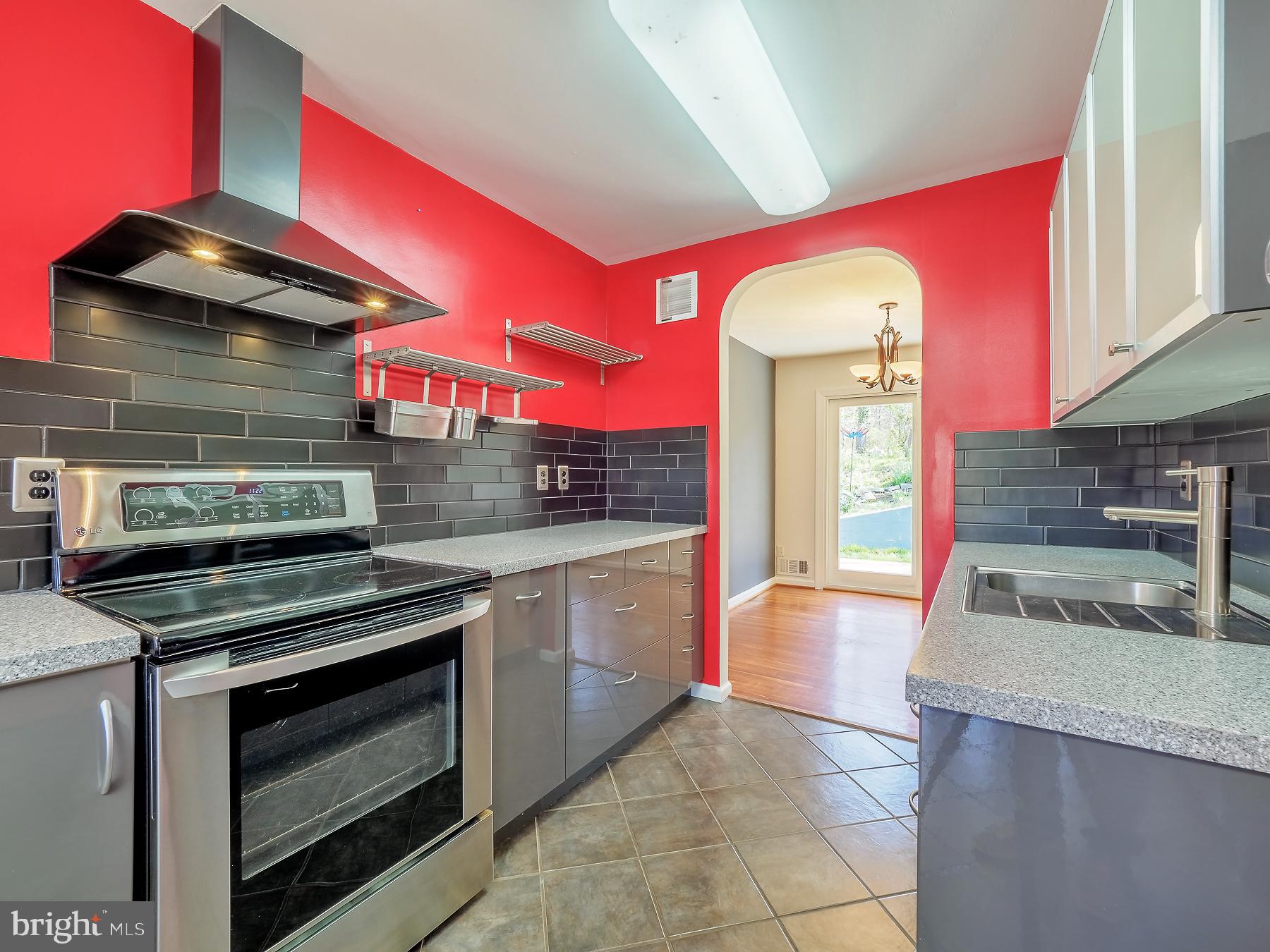 119 Lakeside Drive Greenbelt, MD 20770 - Photo 10 of 44