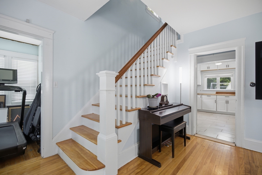 52 Eagle Road Worcester, MA 01605 - Photo 11 of 42