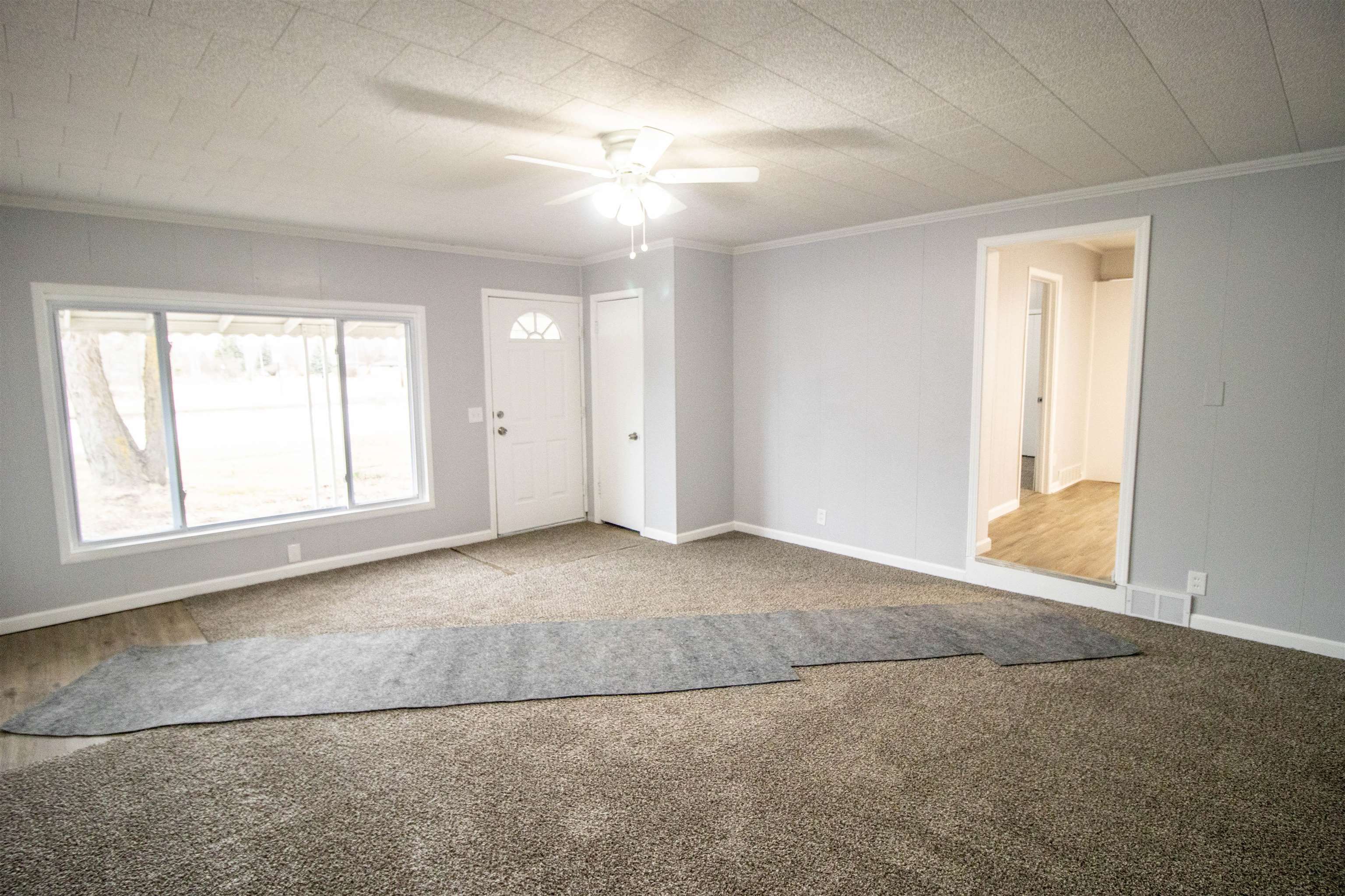 8554 North Clio Road Mount Morris, MI 48458 - Photo 13 of 38 50169565-db1c7f10-1938-4091-a403-fe2fb75cf281.JPG