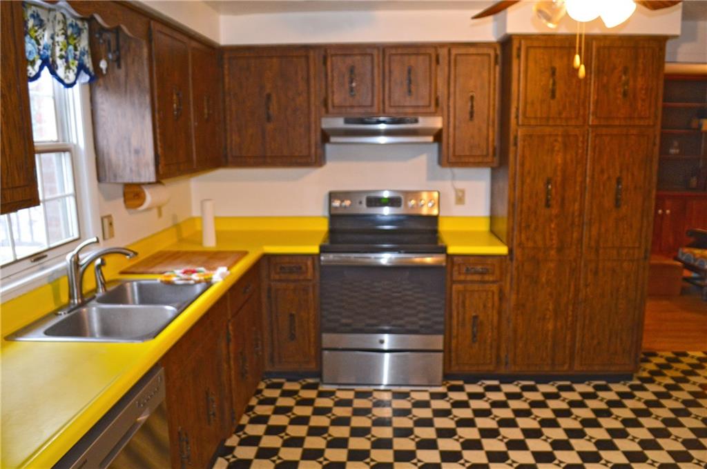 165 Welsh Road Washington, PA 15301 - Photo 8 of 23 Eat In Kitchen with Tons of Cabinet Space