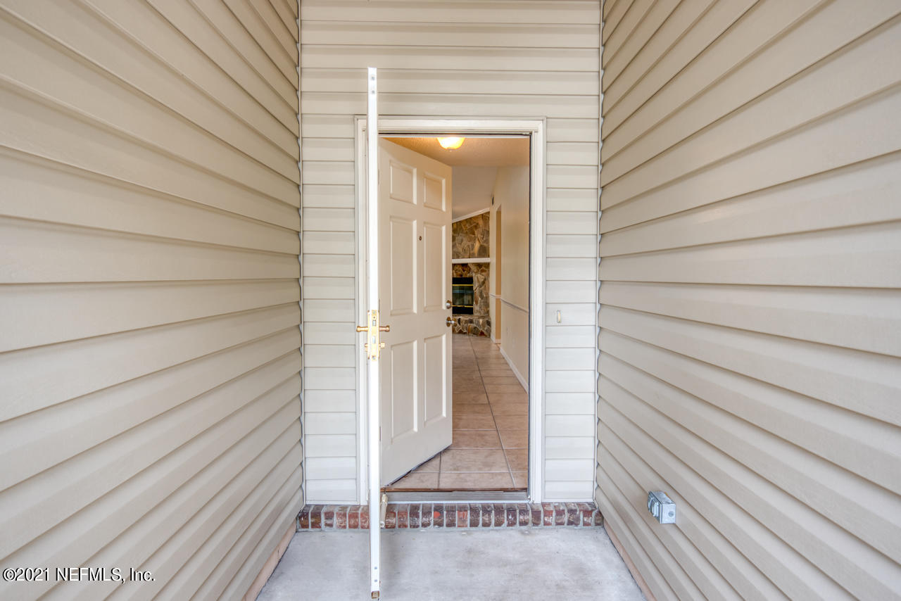 221 Cornell Road St. Augustine, FL 32086 - Photo 5 of 35 221 Cornell Street ONLINE LOW RES-5