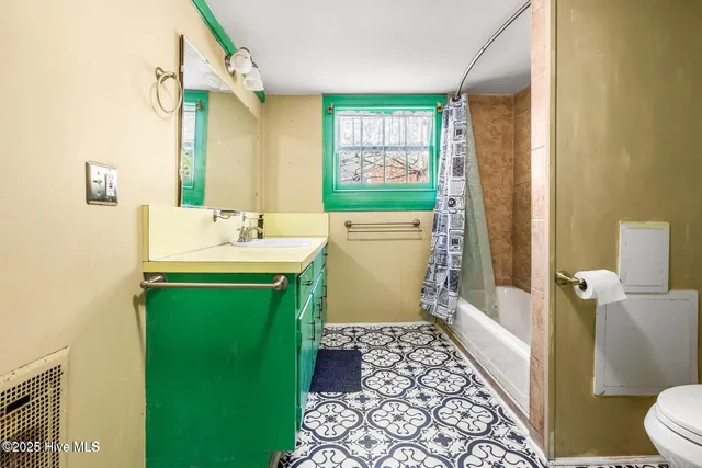 $179,900 | 107 Church Street East, Elm City, NC 27822