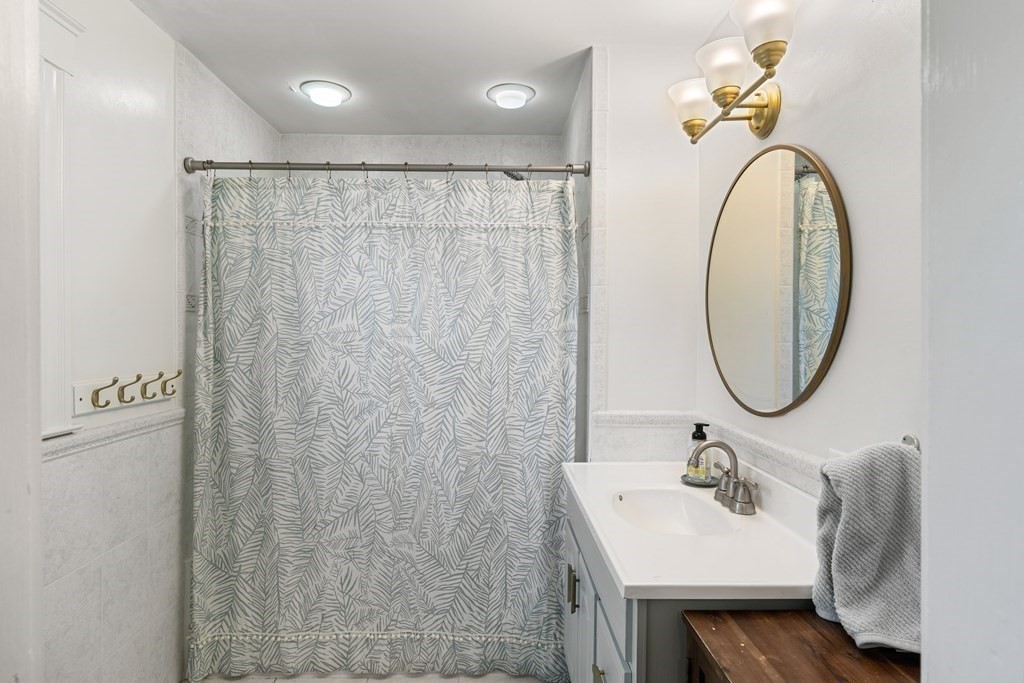 32 Huntington Road Milton, MA 02186 - Photo 23 of 37