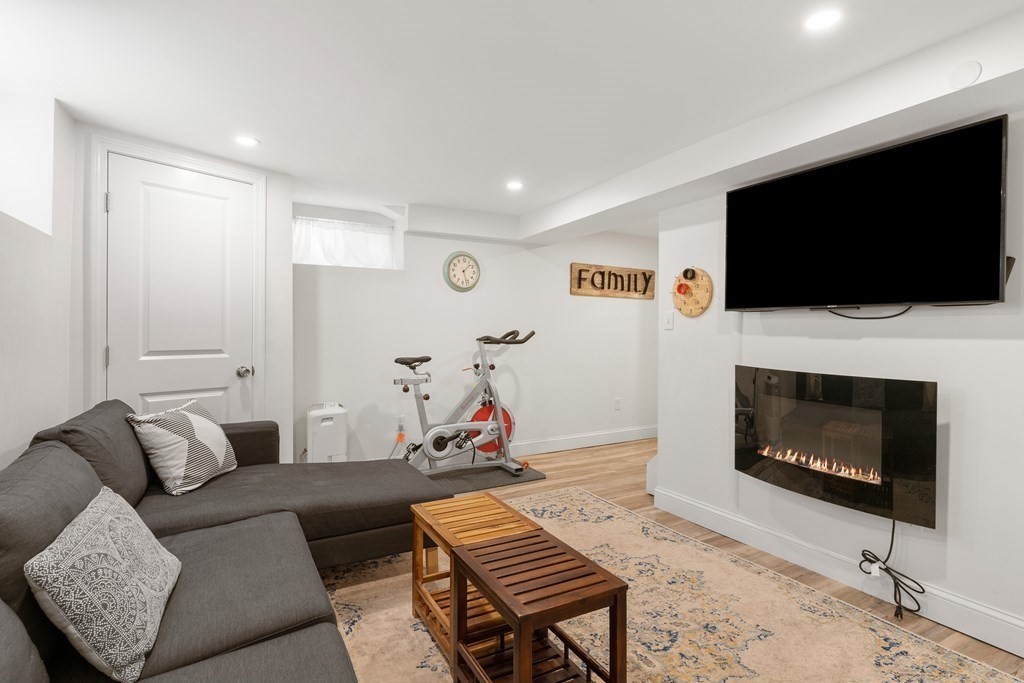 32 Huntington Road Milton, MA 02186 - Photo 27 of 37