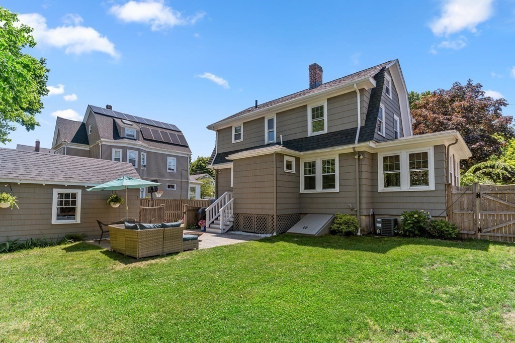 32 Huntington Road Milton, MA 02186 - Photo 33 of 37