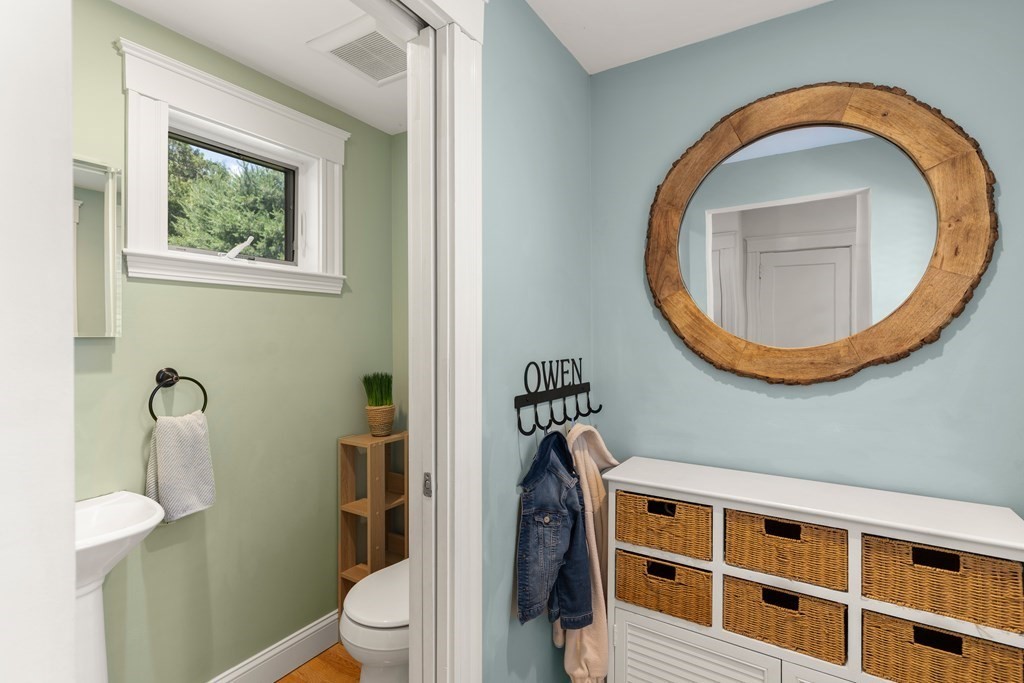 32 Huntington Road Milton, MA 02186 - Photo 10 of 37
