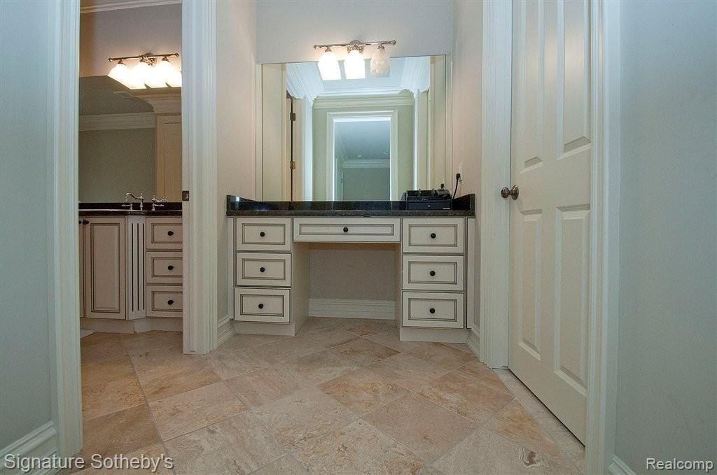 950 Southdown Road Bloomfield Hills, MI 48304 - Photo 11 of 26 Master Suite Dressing Area