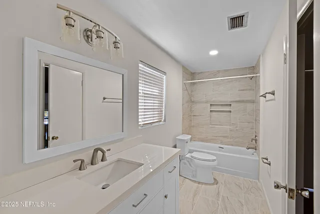 $2,975 | 1922 Holly Oaks Ravine Drive, Jacksonville, FL 32225