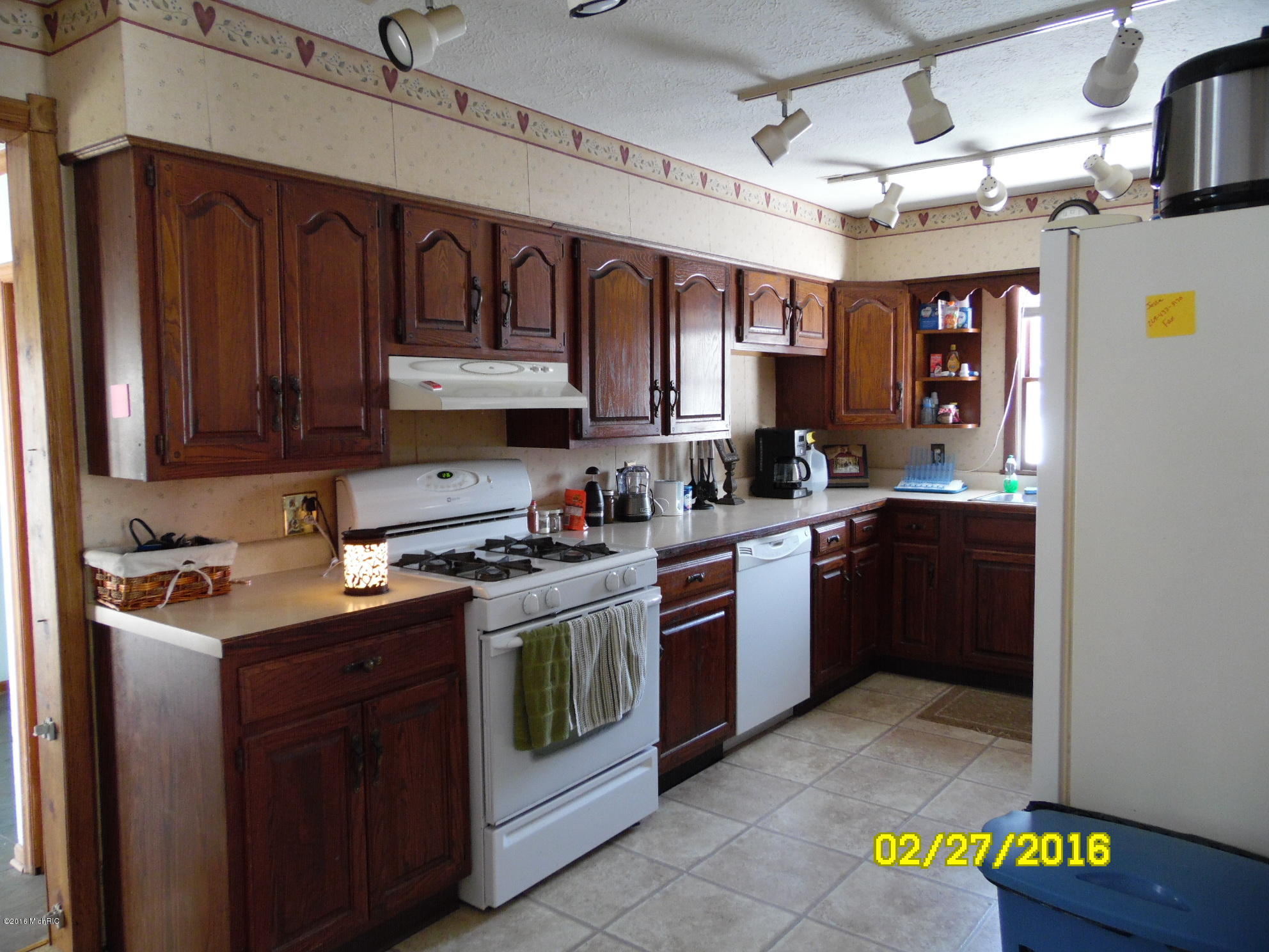 25098 Zabel Road Sturgis, MI 49091 - Photo 4 of 16 SAM_1604