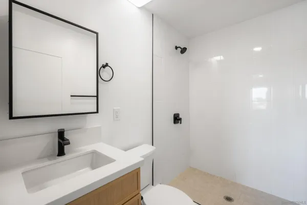 $2,550 | 3730 Acacia Street, San Diego, CA 92113