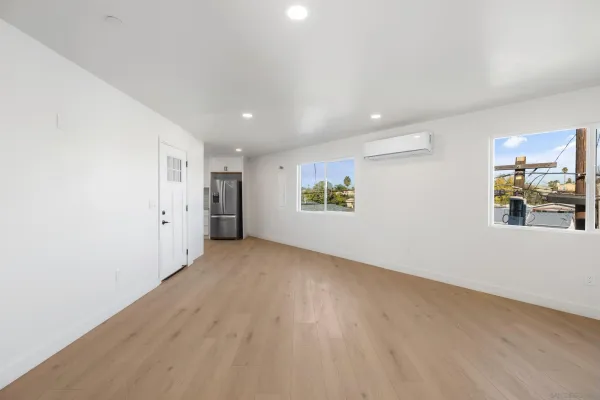 $2,550 | 3730 Acacia Street, San Diego, CA 92113