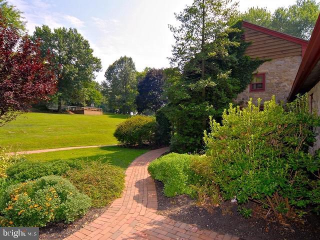 1276 Sheaffer Road Elizabethtown, PA 17022 - Photo 23 of 33