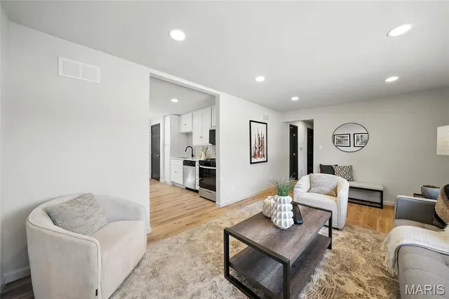 $165,900 | 4254 Stambaugh Court, St. Louis, MO 63134