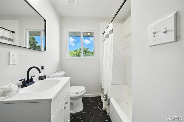 $165,900 | 4254 Stambaugh Court, St. Louis, MO 63134