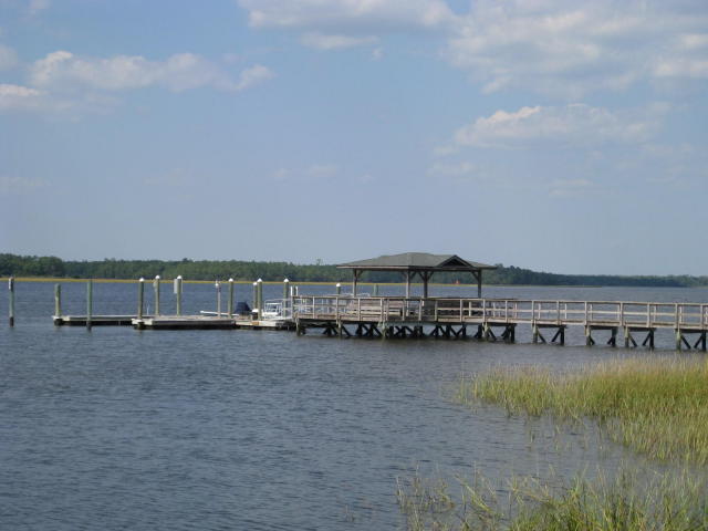 2409 Bending Oak Loop Mount Pleasant, SC 29466 - Photo 4 of 33 Deep water boat slips2