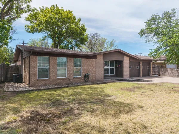 $229,000 | 1204 Northeast 4th Street, Dumas, TX 79029
