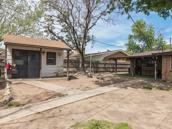$229,000 | 1204 Northeast 4th Street, Dumas, TX 79029