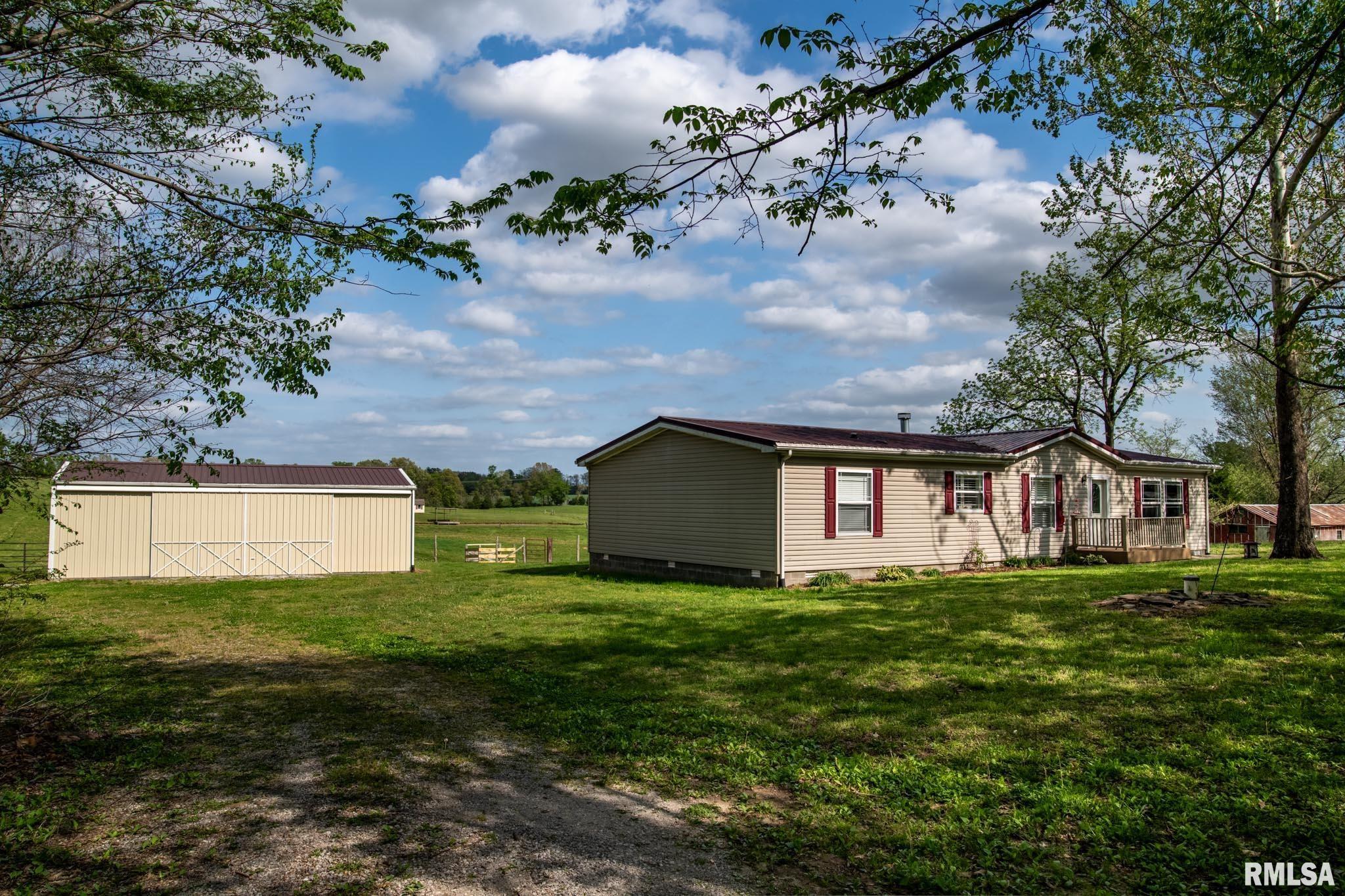 1645 Indian Point Road Vienna, IL 62995 - Photo 2 of 40