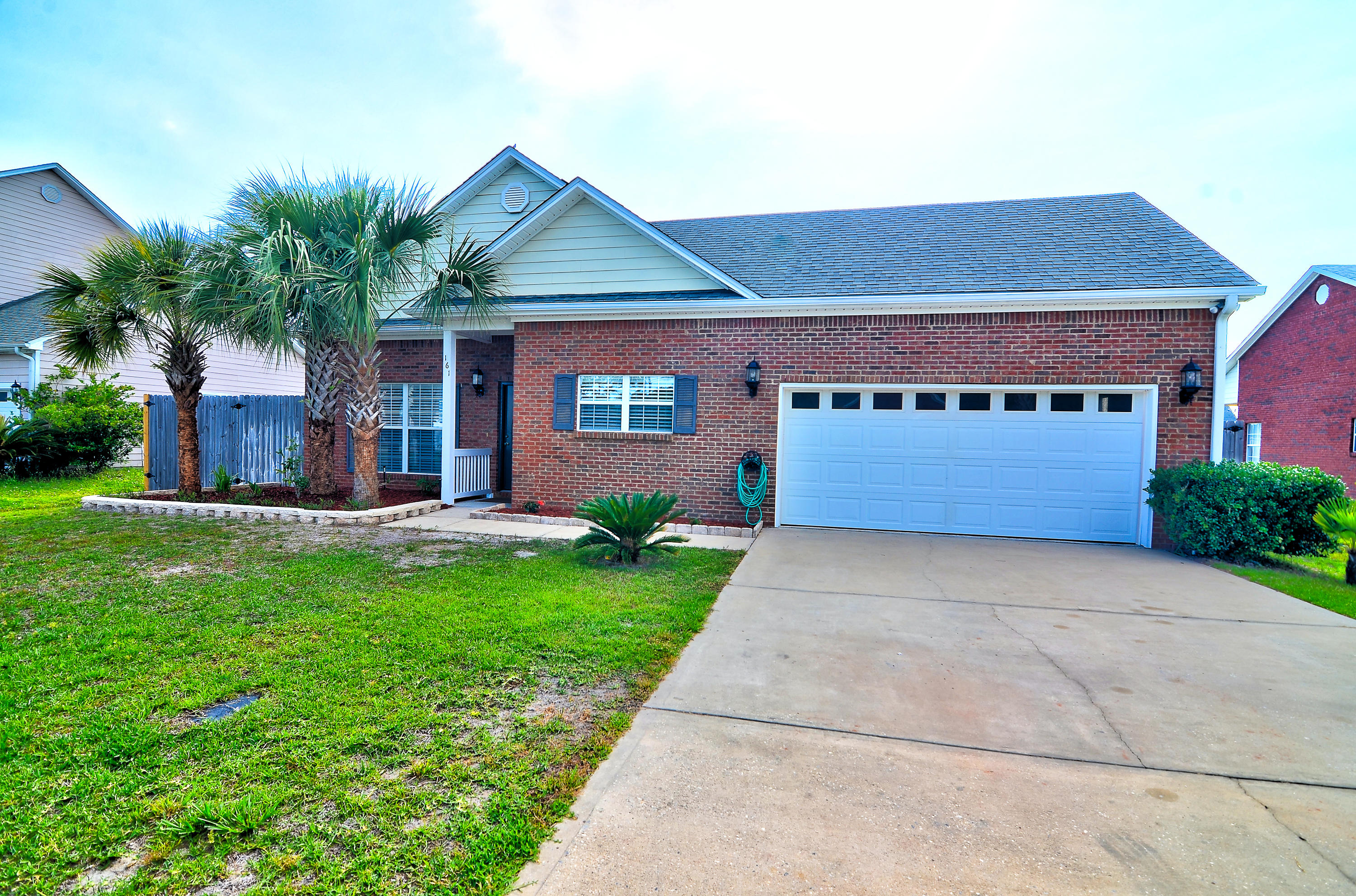 161 Tropical Way Freeport, FL 32439 - Photo 4 of 35 4-2