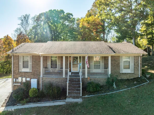 $305,000 | 607 Dover Avenue, Mount Carmel, TN 37645