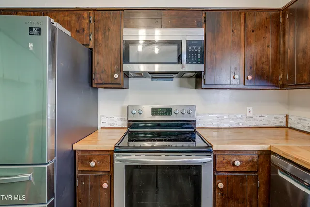 $305,000 | 607 Dover Avenue, Mount Carmel, TN 37645