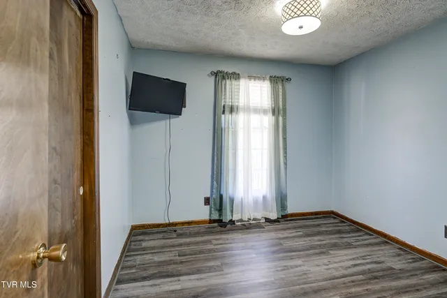 $305,000 | 607 Dover Avenue, Mount Carmel, TN 37645