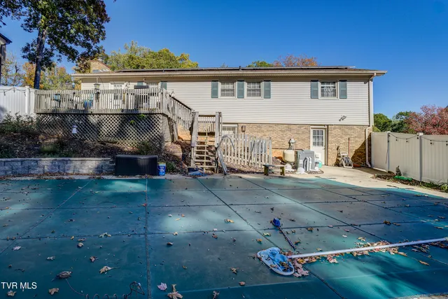 $305,000 | 607 Dover Avenue, Mount Carmel, TN 37645